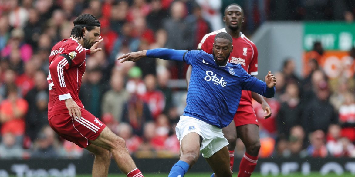 Moyes can ditch Barry & Beto to unleash "special" Everton star in new role