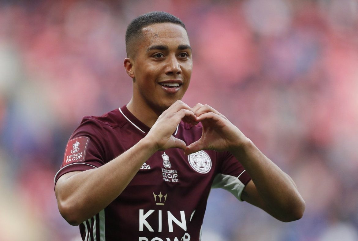 Man Utd urged to sign De Jong and Tielemans