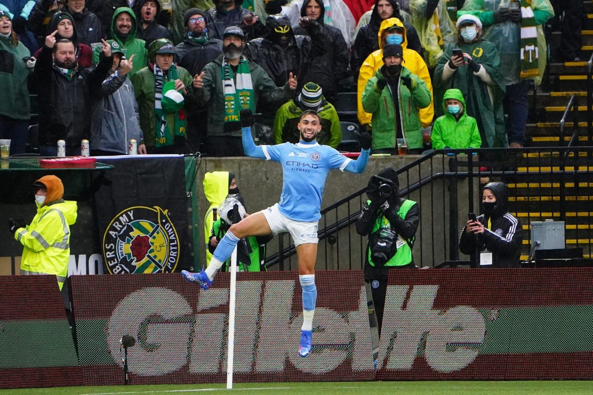 Leeds: Key transfer news on Castellanos
